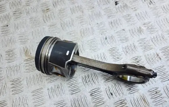 Volvo V70 Piston with connecting rod 82L175