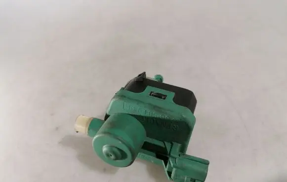Headlight level adjustment motor