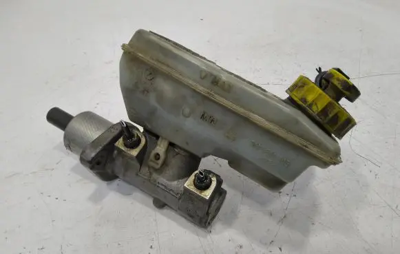 Volkswagen Sharan Master brake cylinder 7M3611303