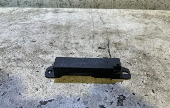 Mercedes-Benz GL X166 Keyless (KESSY) go control unit/module A1668200075 33503401
