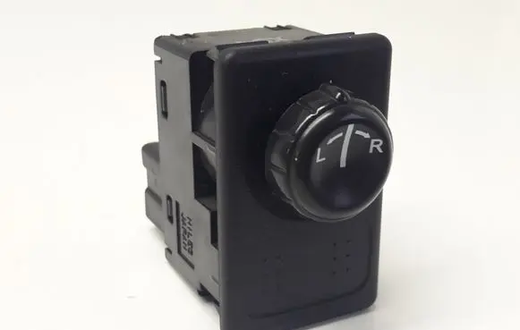 Nissan Almera Wing mirror switch