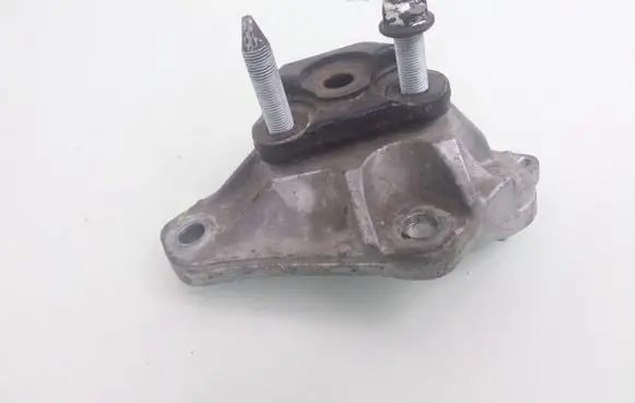 Toyota Corolla E140 E150 Engine mounting bracket 088036