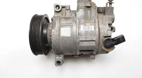 Volkswagen Golf VI Air conditioning (A/C) compressor (pump) 1K0820859N