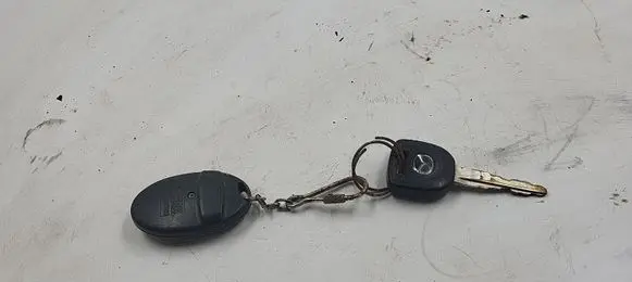 Mazda 3 I Ignition key/card