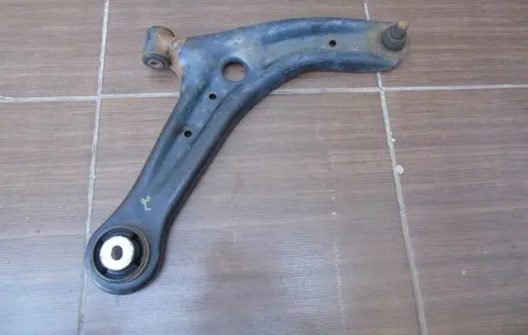 Ford Fiesta Front lower control arm/wishbone 8V513042