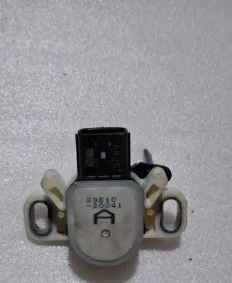 Lexus RX 450H Brake pedal sensor switch 8951020041