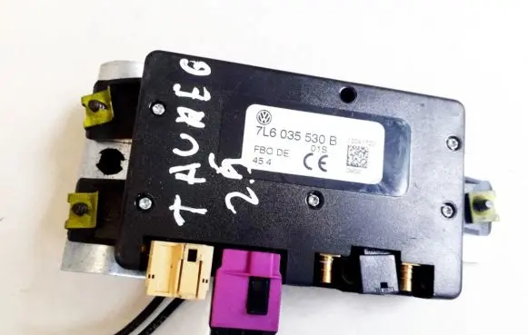 Volkswagen Touareg I Antenna control unit 7l6035530b 12041700