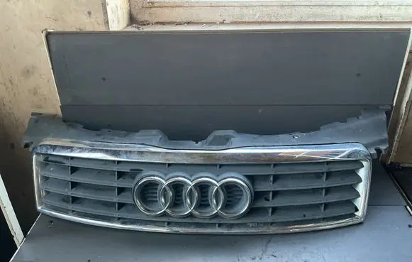 Audi A8 S8 D3 4E Front grill 4e0807653a