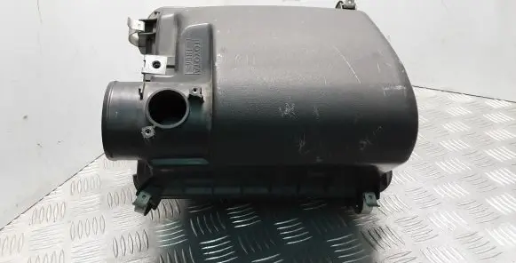 Toyota Land Cruiser (J150) Air filter box 1770111630 114060546 1770511630