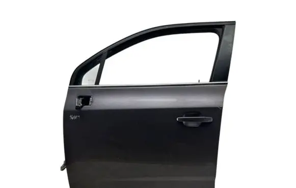 Chevrolet Orlando Front door