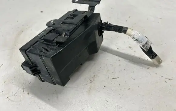 Subaru Forester SK Relay mounting block 82571SJ010 81041FL020 81402SJ160
