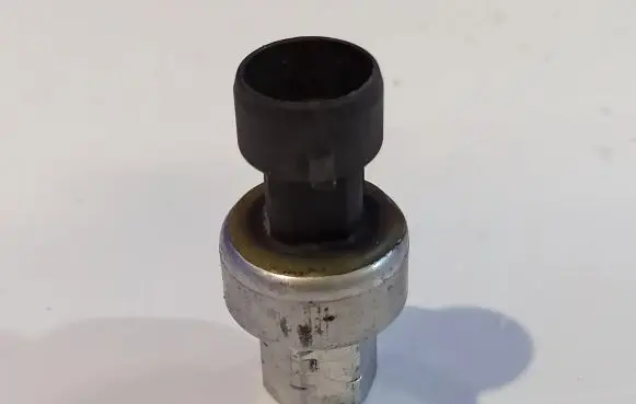 Saab 9-3 Ver1 Air conditioning (A/C) pressure sensor 9131721
