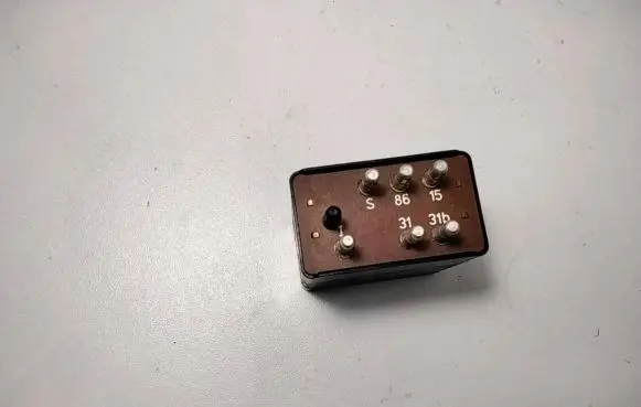 Mercedes-Benz SL R107 Other relay 1238210063 05897210