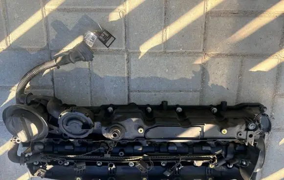 BMW 5 F10 F11 Rocker cam cover 152658