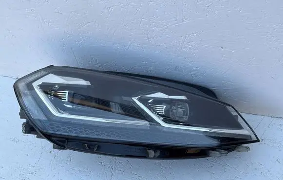 Volkswagen Golf VII Headlight/headlamp 5G1941082 1ZX01306626