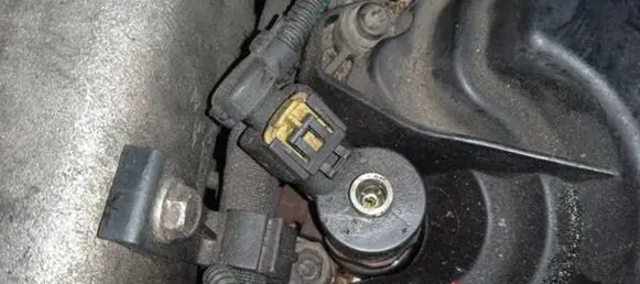 Opel Zafira B Fuel injector 0445110276