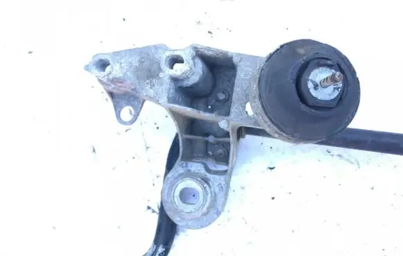 Audi A4 S4 B5 8D Engine mount bracket 8d0199351