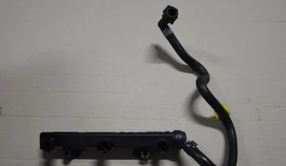 Volkswagen Polo V 6R Fuel main line pipe 04C133313N