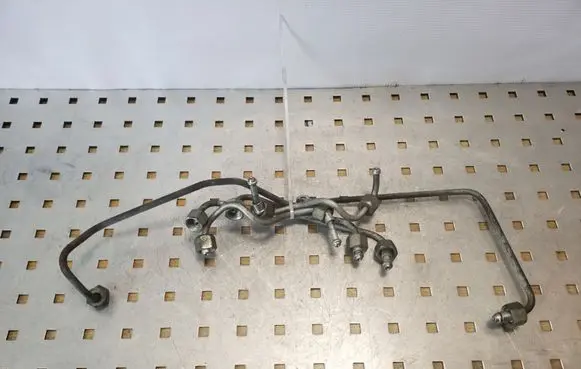 Chrysler Grand Voyager V Fuel injector supply line/pipe 