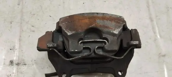 Volvo XC90 Front brake caliper 31381549