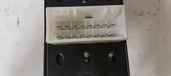 KIA Sorento Electric window control switch