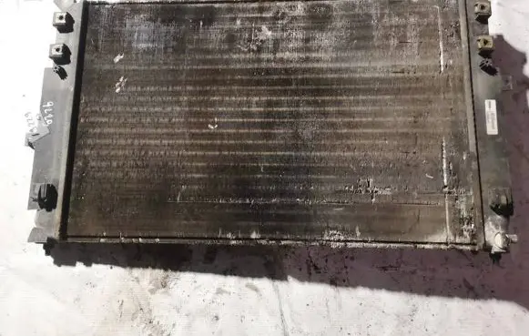 Audi A4 S4 B5 8D Coolant radiator 856170b 731537