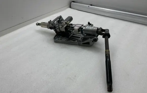 Steering wheel axle set