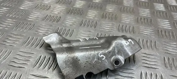 Jaguar F-Pace Heat shield in engine bay G4D39A462BA