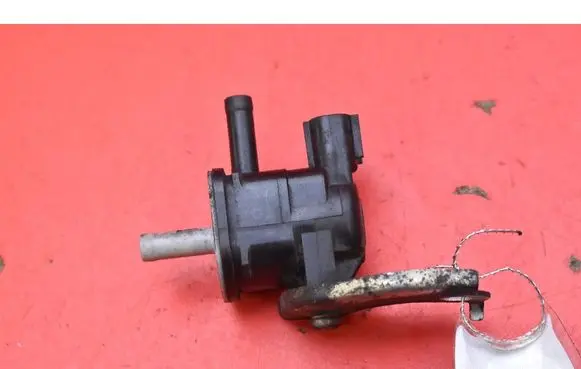 Toyota Prius (XW30) Vacuum valve 9091012276