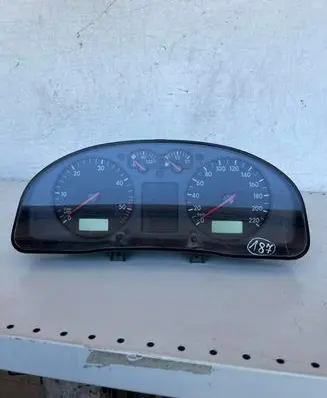 Volkswagen PASSAT B5 Speedometer (instrument cluster) 3B0919861G 110008793 3B0919861J