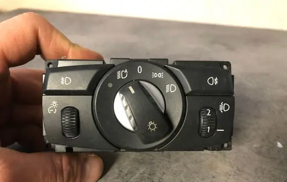 BMW 5 E60 E61 Light switch 6988566