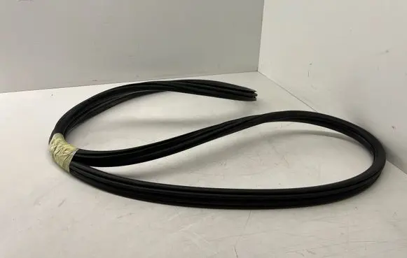 BMW 1 F20 F21 Rear door rubber seal (on body)