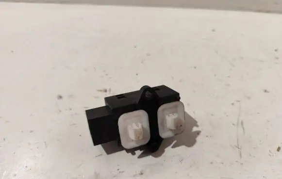 Volkswagen Touareg I Seat heating relay 7L0959772 31004