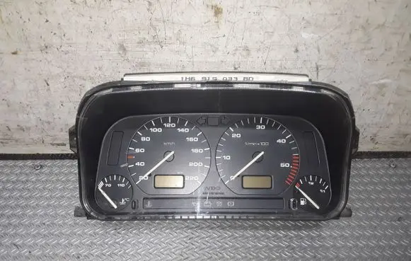 Volkswagen Golf III Speedometer (instrument cluster) 1H6919033BD