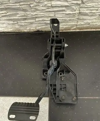 Peugeot Rifter Brake pedal P1002572