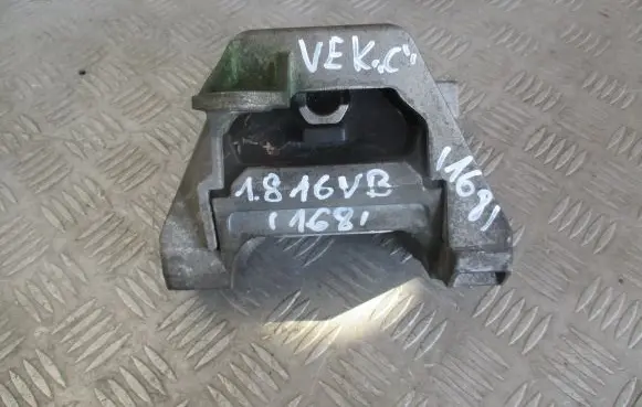 Opel Vectra C Engine mounting bracket
