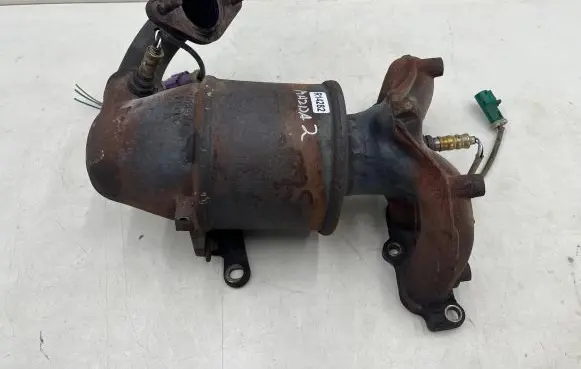 Ford Fiesta Exhaust manifold 2s66-9431-01 4s61-5g232-ka 1437489