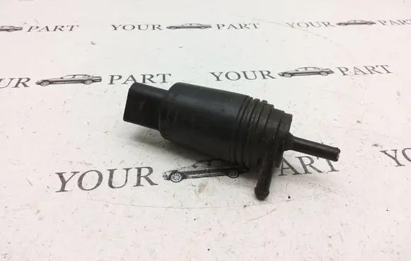 BMW 5 E39 Windscreen/windshield washer pump 8377612
