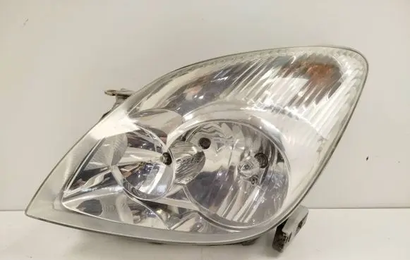 Toyota Corolla Verso E121 Headlight/headlamp