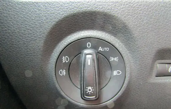 Skoda Fabia Mk3 (NJ) Light switch 5E0941431D