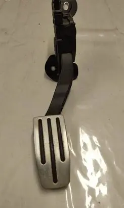 Tesla Model S Accelerator throttle pedal 9F836AA 04482018 6PV93337017