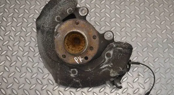 BMW 4 F32 F33 Front wheel hub 6799097