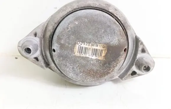 Mercedes-Benz C W204 Engine mount bracket A2122406817