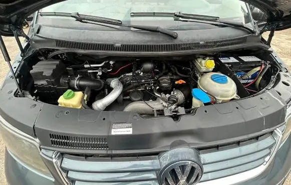 Volkswagen Transporter - Caravelle T5 Engine AXD 070100092X
