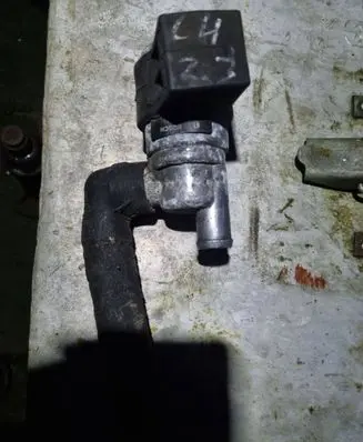 Audi 100 S4 C4 Idle control valve (regulator) 