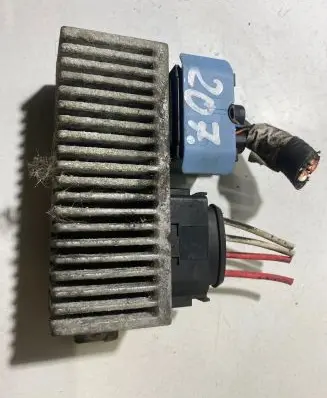 Nissan Juke I F15 Glow plug pre-heat relay 8200558438A