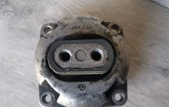 Mercedes-Benz R W251 Gearbox mount A2512401718 81388