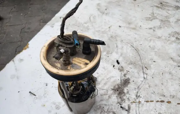 Volkswagen Touran I In-tank fuel pump 1T0919050B