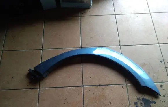 Subaru Outback Fender trim (molding)