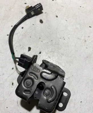 KIA Sportage Tailgate window lock/catch/latch 
